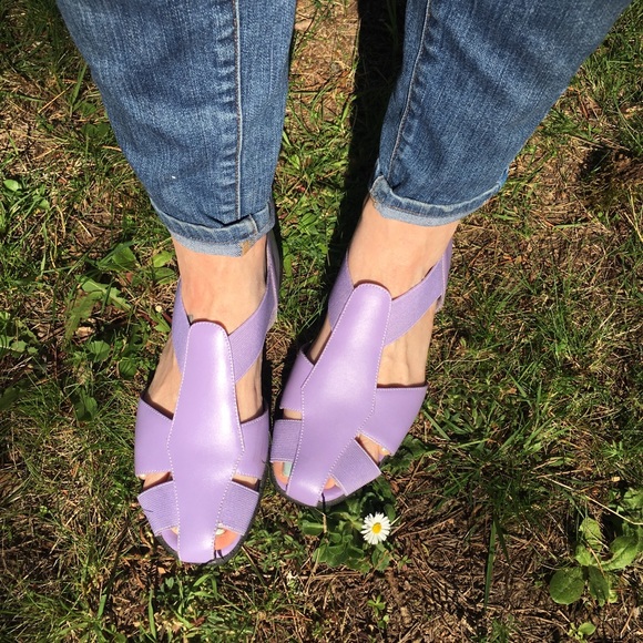 Vintage Shoes - Retro 80’s Purple pastel flat sandal.